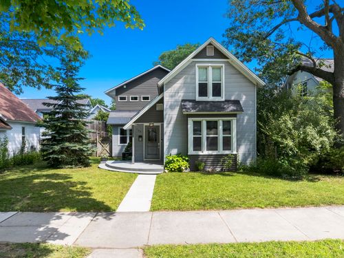 723 Washington Street, Traverse City, MI, 49686 | Card Image
