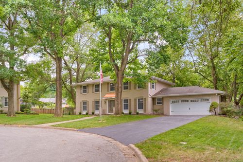 2435 E Michelle Pl, Springfield, MO, 65804-3952 | Card Image