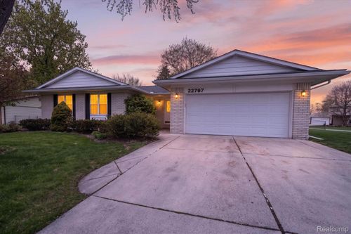 22797 Shadowpine Way, Novi, MI, 48375-4354 | Card Image