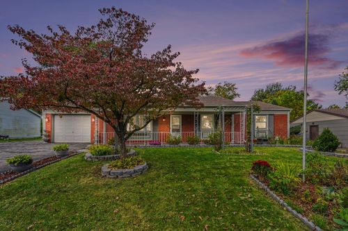 774-1 Devonshire Rd, Valparaiso, IN, 46385-9577 | Card Image