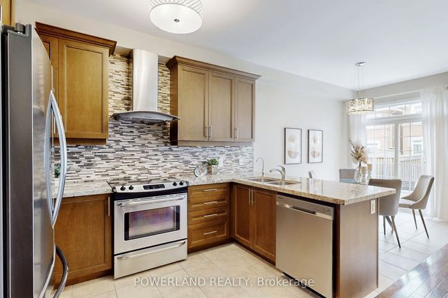 111 Spruce Pine Cres, House attached with 3 bedrooms, 3 bathrooms and 2 parking in Vaughan ON | Image 13