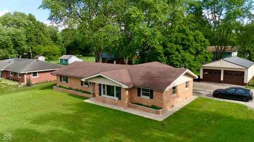 771 Doran Ave, Shelbyville, IN, 46176-2916 | Card Image