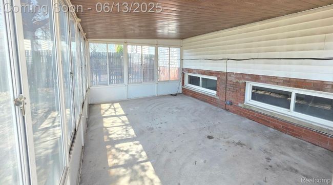 8340 Anna Ave, House other with 3 bedrooms, 2 bathrooms and null parking in Warren MI | Image 15