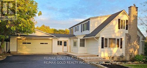 285 N Water St W, Mount Forest, ON, N0G2L3 | Card Image