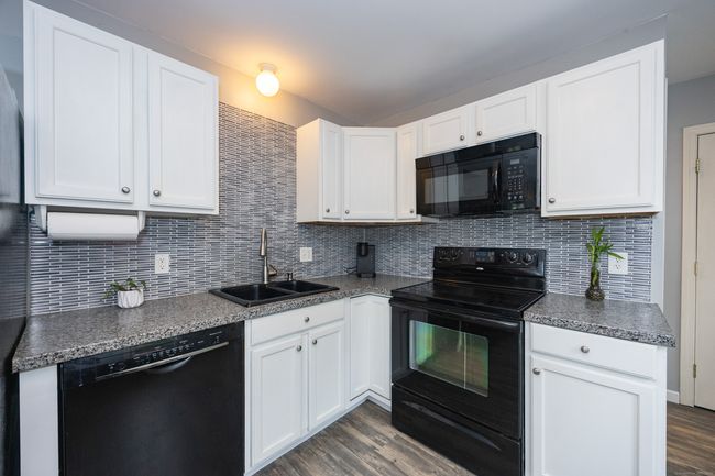 32 High St, House other with 4 bedrooms, 2 bathrooms and 4 parking in Killingly CT | Image 9