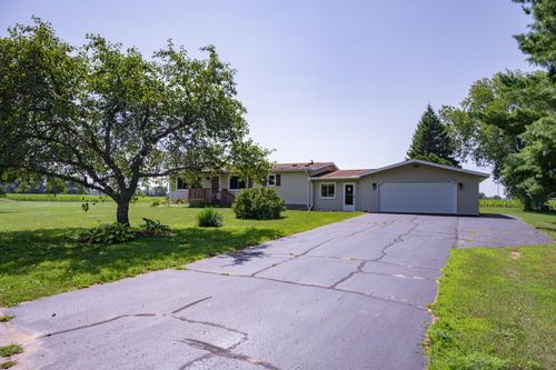 W5819 50th Ct, Mauston, WI, 53948-9427 | Card Image