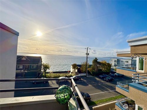 apt-401-4222 Beach Dr Sw, Seattle, WA, 98116-3599 | Card Image