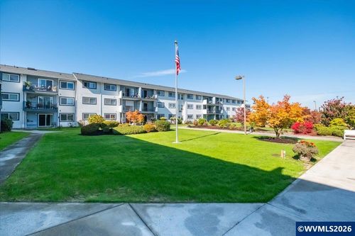 950 Evergreen Rd, Woodburn, OR, 97071-2912 | Card Image