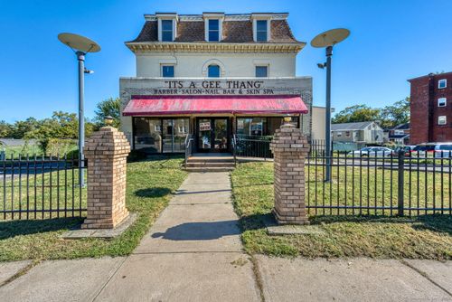 2404 Main St, Hartford, CT, 06120-1901 | Card Image