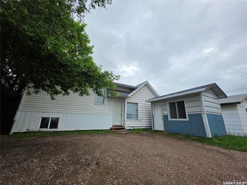 838 1st Street, Estevan, SK, S4A0G3 | Card Image