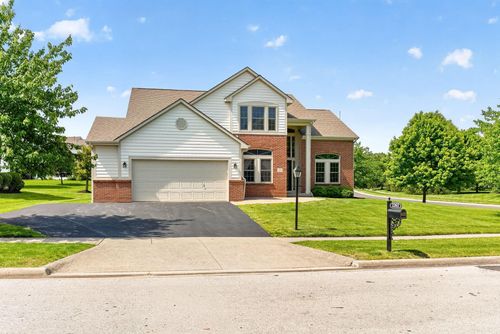 2263 Bold Venture Dr, Lewis Center, OH, 43035-9135 | Card Image