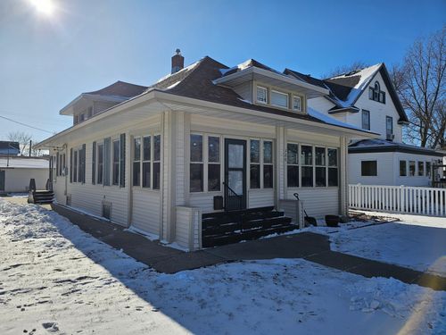 320 2nd St Sw, Pipestone, MN, 56164-1622 | Card Image