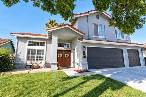 1940 Ponderosa Ct, Hollister, CA, 95023-5245 | Card Image