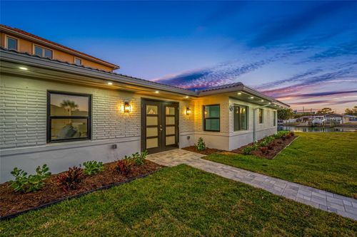 370 59th Ave, ST PETE BEACH, FL, 33706-2212 | Card Image