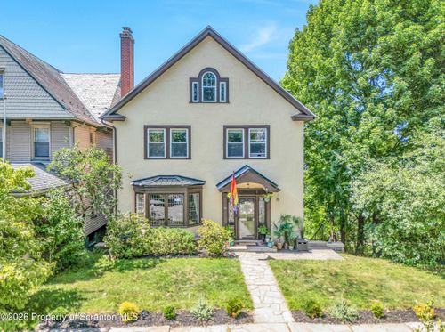 911 Clay Ave, Scranton, PA, 18510-1131 | Card Image