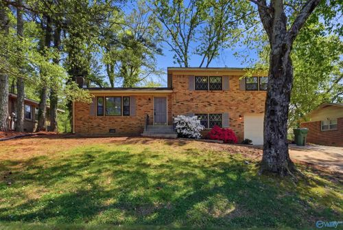 2703 Hilltop Ter Nw, Huntsville, AL, 35810-1859 | Card Image