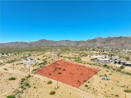 000 N Bacobi Rd, Golden Valley, AZ, 86413 | Card Image