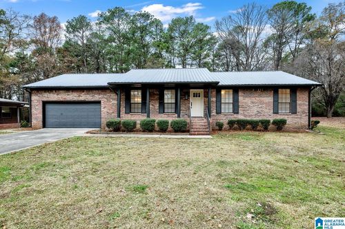 225 Newport Dr, HUEYTOWN, AL, 35023-1801 | Card Image