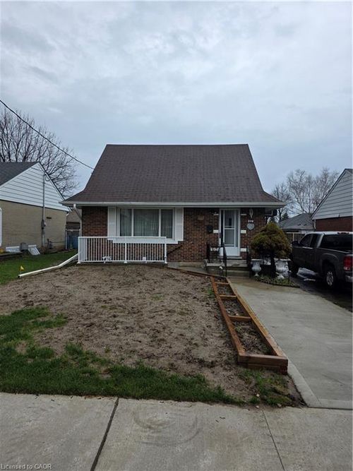 22 Montrose Ave, Kitchener, ON, N2M1Y2 | Card Image