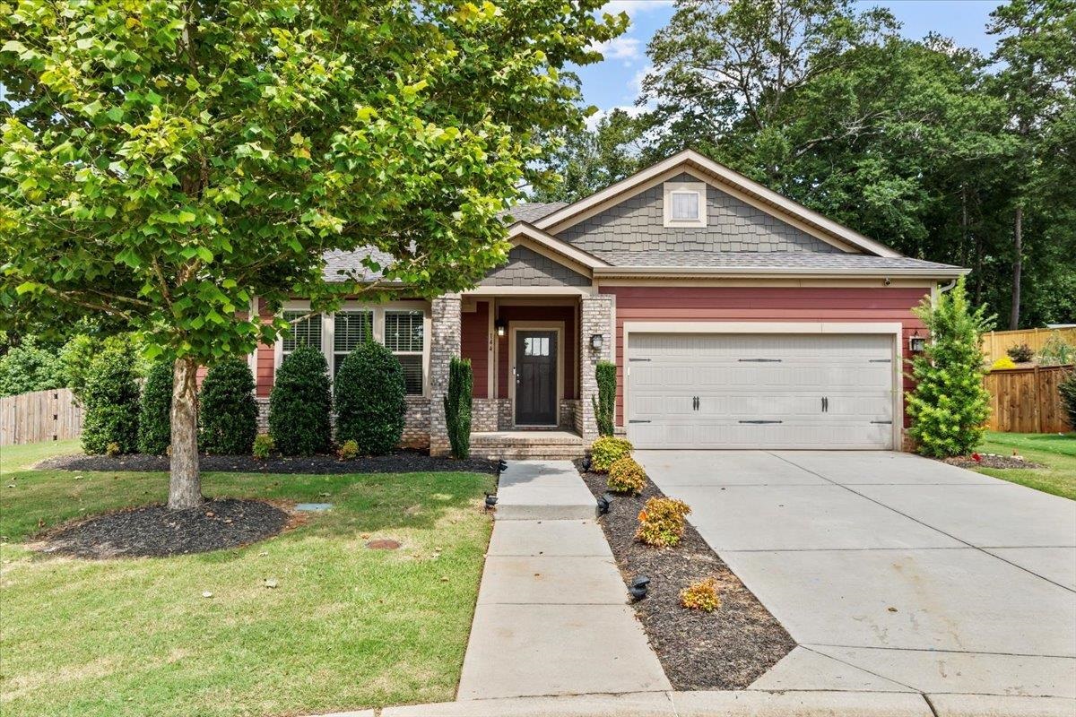 Summer Oak Ln, Simpsonville, SC 29680