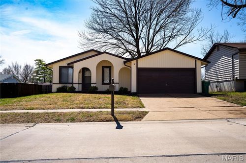 1618 Ventnor Pl, Florissant, MO, 63031-1526 | Card Image
