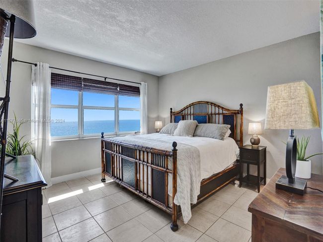 PH2 - 1610 N Ocean Blvd, Condo with 2 bedrooms, 2 bathrooms and null parking in Pompano Beach FL | Image 9