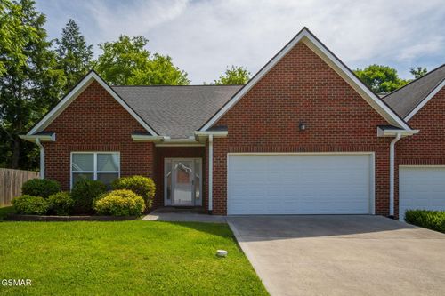 1120 Fellin View Way, Sevierville, TN, 37876-2913 | Card Image
