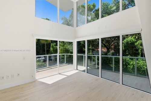 apt-106-1528 Brickell Ave, Miami, FL, 33129-1683 | Card Image