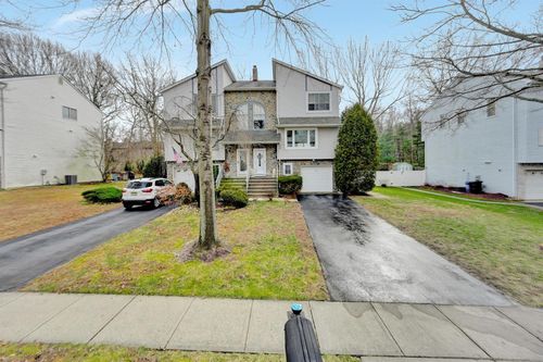 45 Lone Star Ln, Manalapan, NJ, 07726-3879 | Card Image