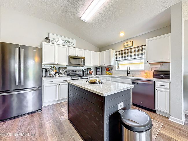 78151 Duckwood Trl, House other with 4 bedrooms, 2 bathrooms and null parking in Yulee FL | Image 6