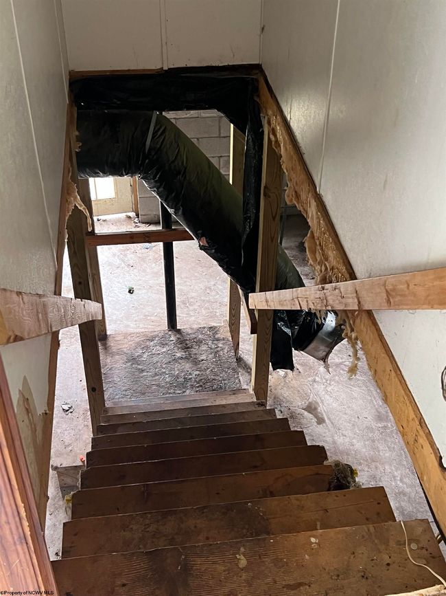 209 Thomas Ave, House other with 3 bedrooms, 2 bathrooms and null parking in Nutter Fort WV | Image 18
