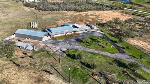 6653 Fm 539, Floresville, TX, 78114-3285 | Card Image