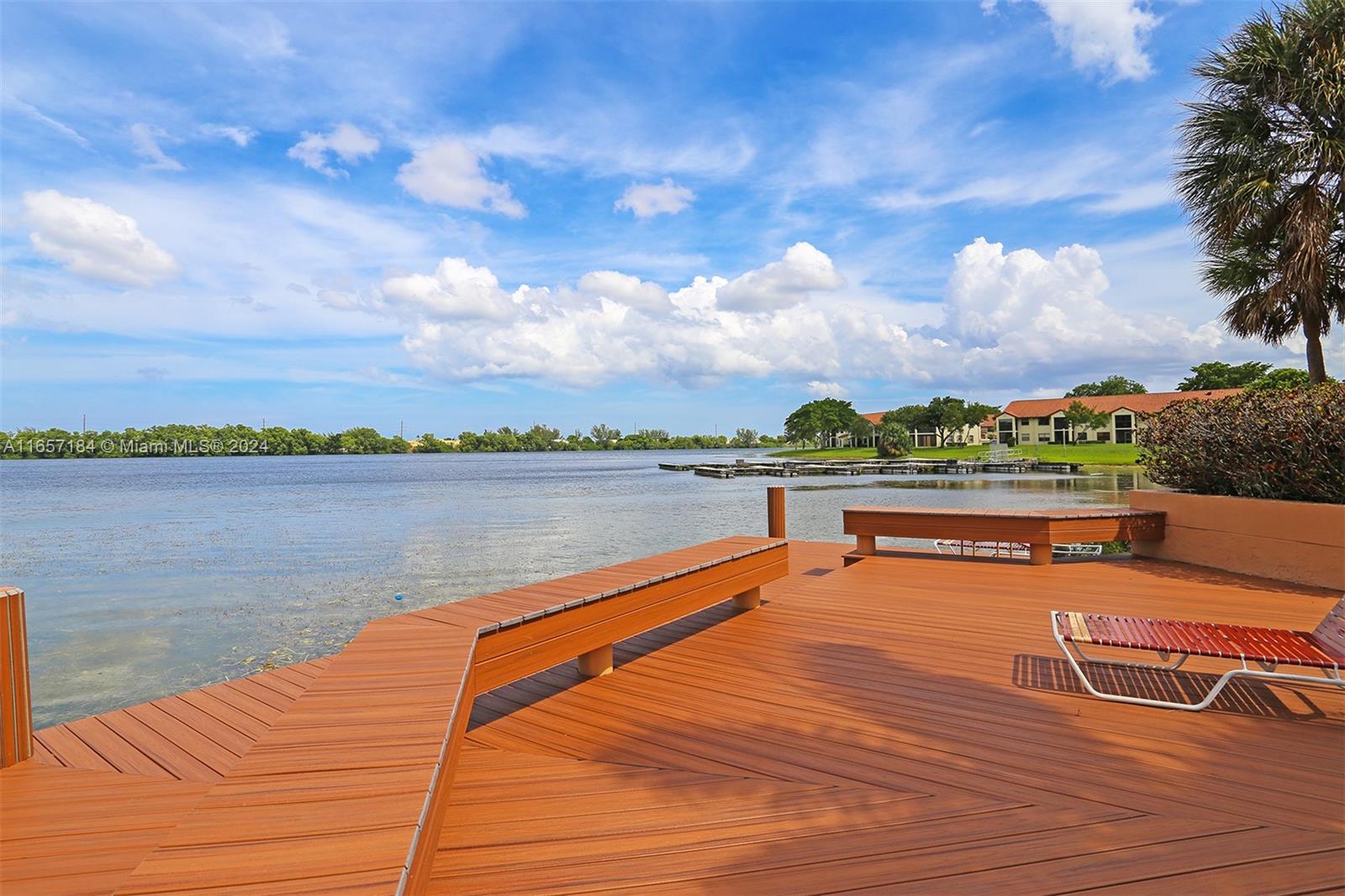 Republic Ct, Deerfield Beach, FL 33442