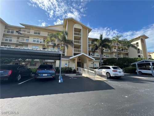 apt-105-320 Horse Creek Dr, NAPLES, FL, 34110-6032 | Card Image