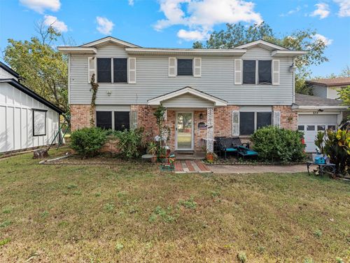 654 Rutgers Dr, Lancaster, TX, 75134-2510 | Card Image