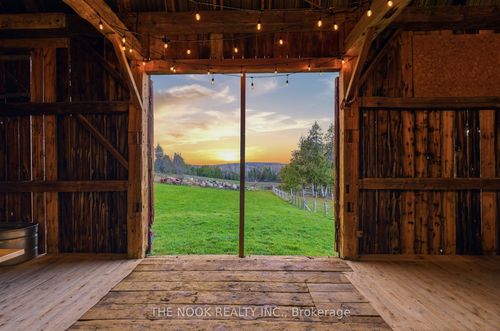 2132 County 10 Road, Cavan Monaghan, ON, L0A1C0 | Card Image