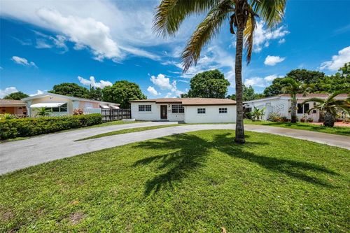 7521 Indigo St, Miramar, FL, 33023-5935 | Card Image