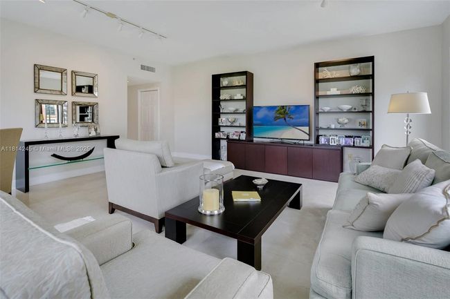 APT-402 - 711 Biltmore Way, Condo with 2 bedrooms, 2 bathrooms and null parking in Coral Gables FL | Image 5