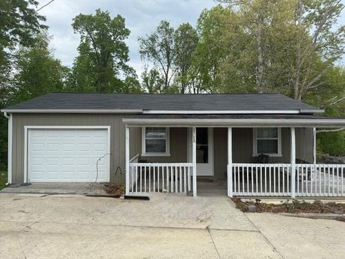 2831 E Williamsburg St, Whitley City, KY, 42653-6146 | Card Image