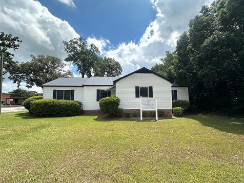 1102 N Hutchinson Ave, Adel, GA, 31620-1183 | Card Image