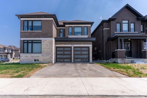 34 Mckay Ave, Lindsay, ON, K9V0R2 | Card Image