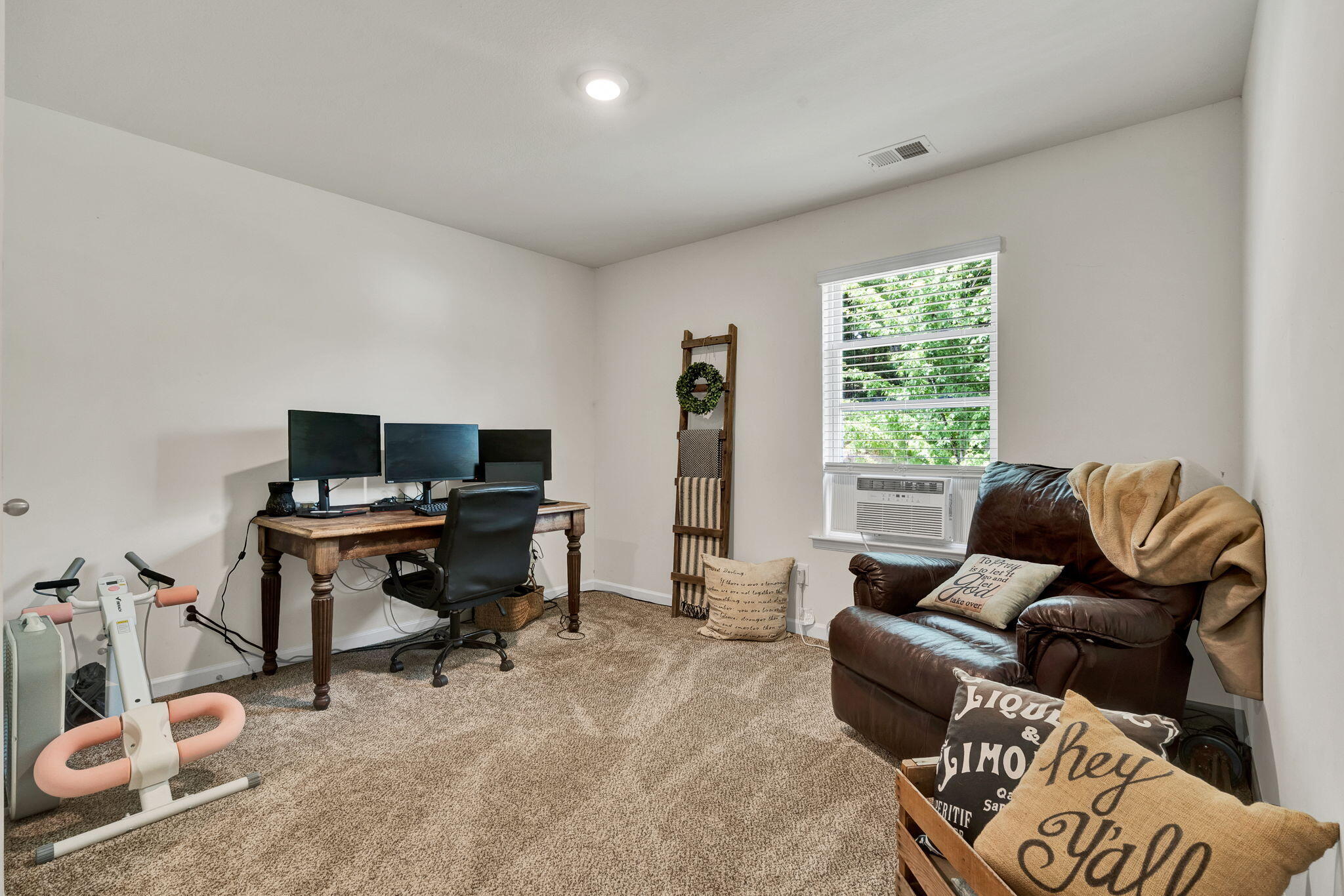 Residential in Birchwood 5