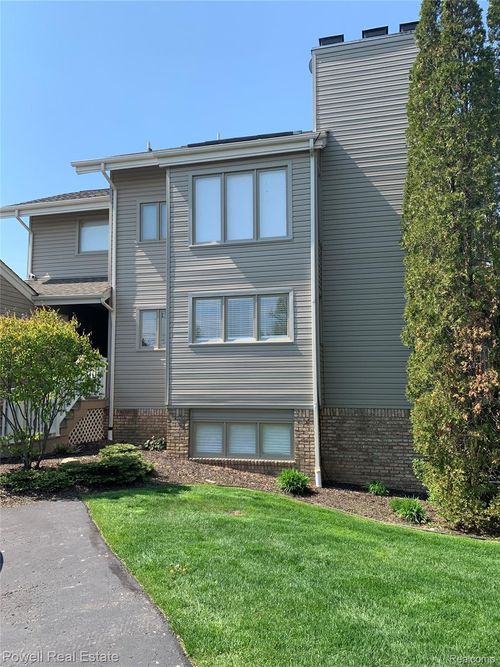 21054 Boulder Cir, Northville, MI, 48167-2735 | Card Image