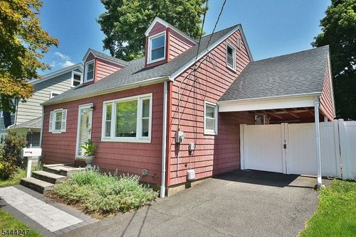 22 Center St, Bernardsville, NJ, 07924-2470 | Card Image