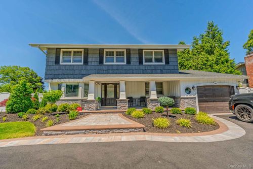 96 Eagle Ln, Hauppauge, NY, 11788-2212 | Card Image