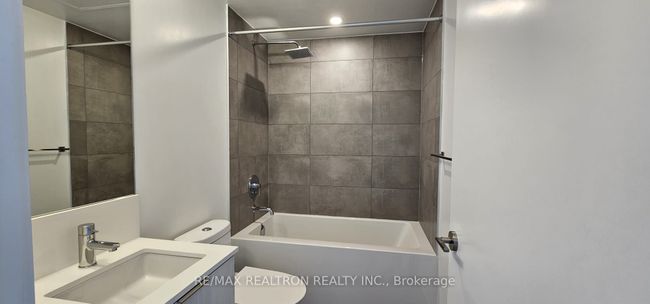 3801 - 8 Wellesley St W, Condo with 1 bedrooms, 1 bathrooms and null parking in Toronto ON | Image 10