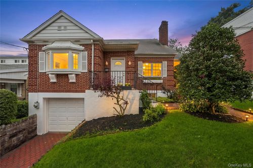 662 Palisade Ave, Yonkers, NY, 10703-2117 | Card Image