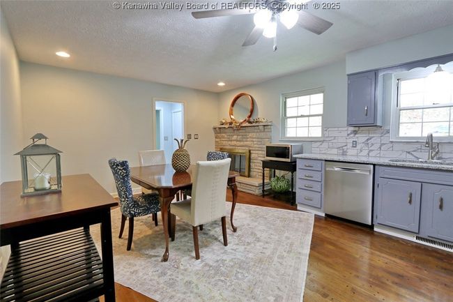 415 Midway Rd, House other with 3 bedrooms, 2 bathrooms and null parking in Alum Creek WV | Image 6