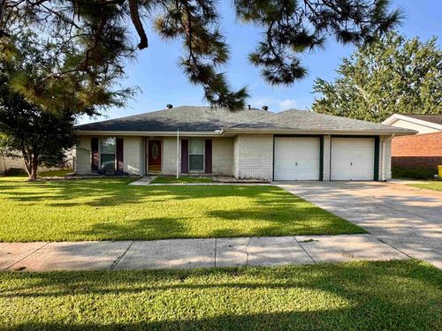 3226 Karen Dr, Morgan City, LA, 70380-1663 | Card Image