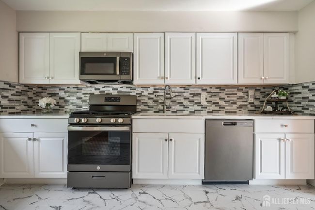34 Hershey Rd, House other with 4 bedrooms, 3 bathrooms and null parking in East Brunswick NJ | Image 12